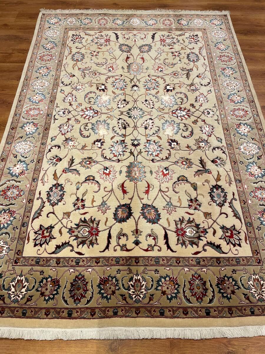 Enderun İpekli Uşak El Dokuma Halı