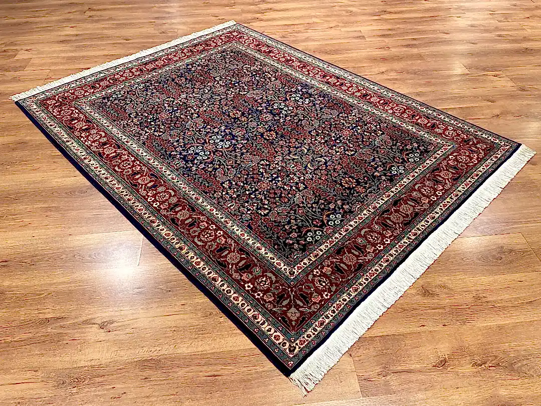 Hereke Yedidağın Çiçeği Desenli Lacivert El Dokuma Halı