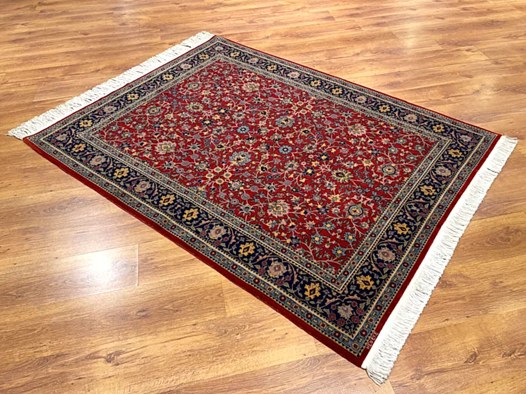 Hereke Serpme Çiçek Desenli Kırmızı El Dokuma Halı