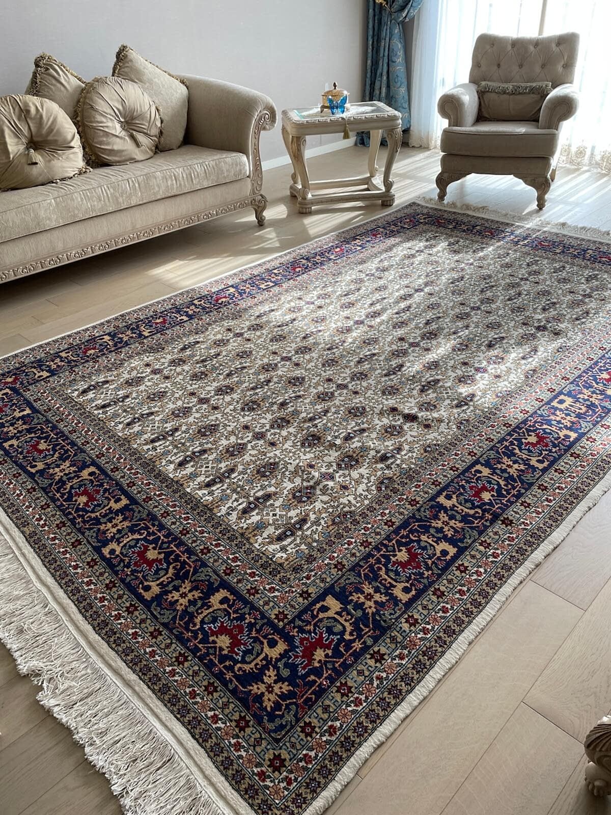 Hereke Krem Lacivert El Dokuma Halı