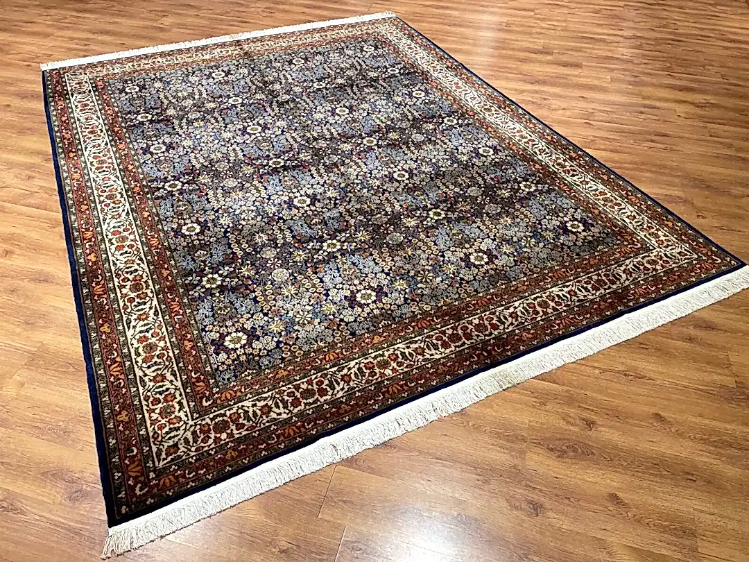 Hereke Yedidağın Çiçeği Desenli Lacivert El Dokuma Halı