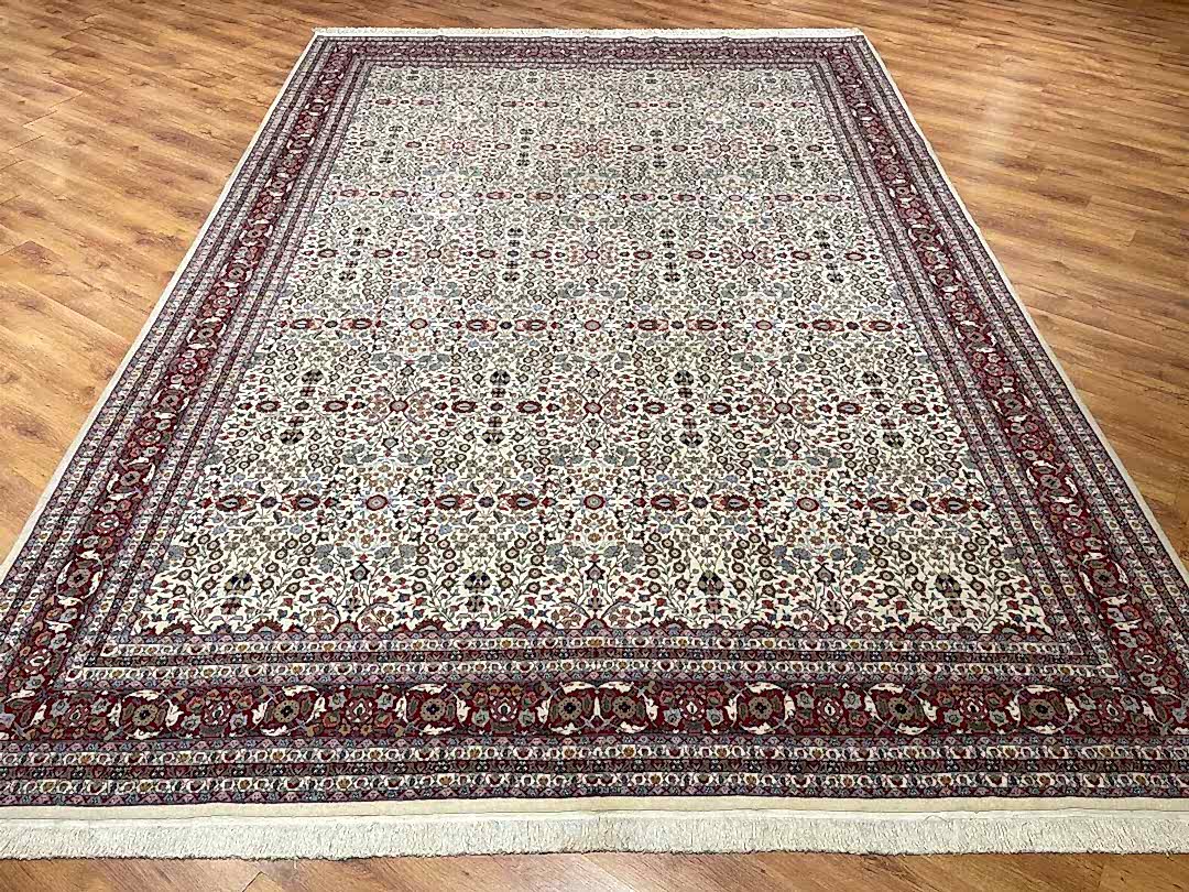 Hereke Yedidağın Çiçeği Desenli Krem El Dokuma Halı