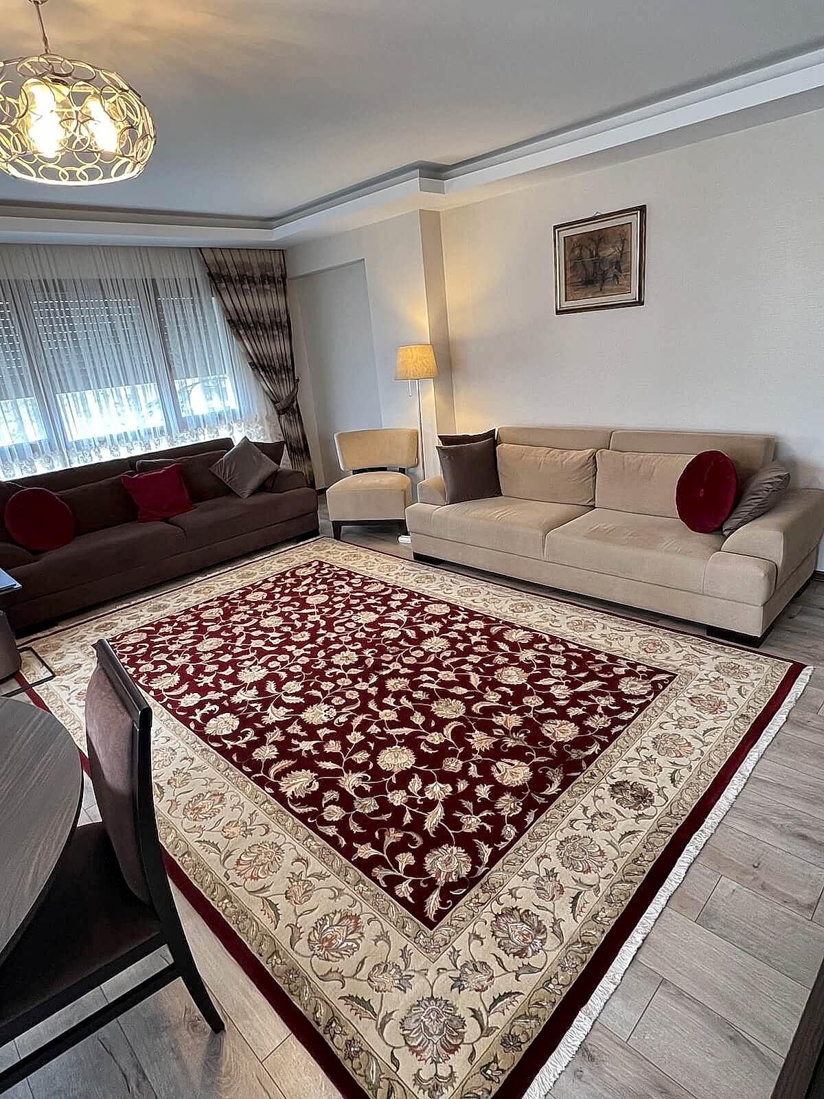 Nazende İpekli Uşak El Dokuma Halı