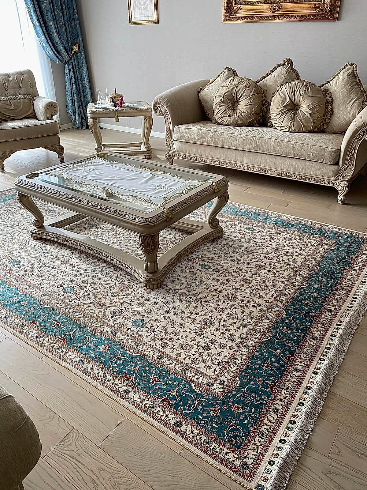 Saf İpek Serpme Çiçek El Dokuma Halı