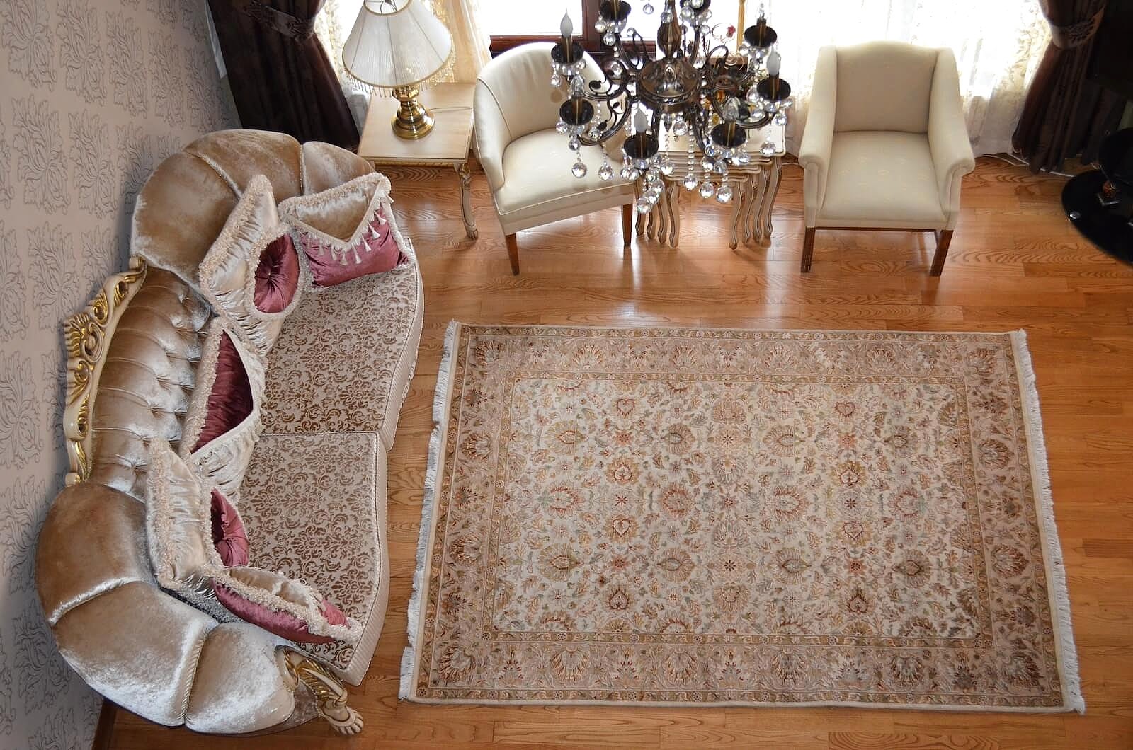 Antik İpekli Uşak El Dokuma Halı