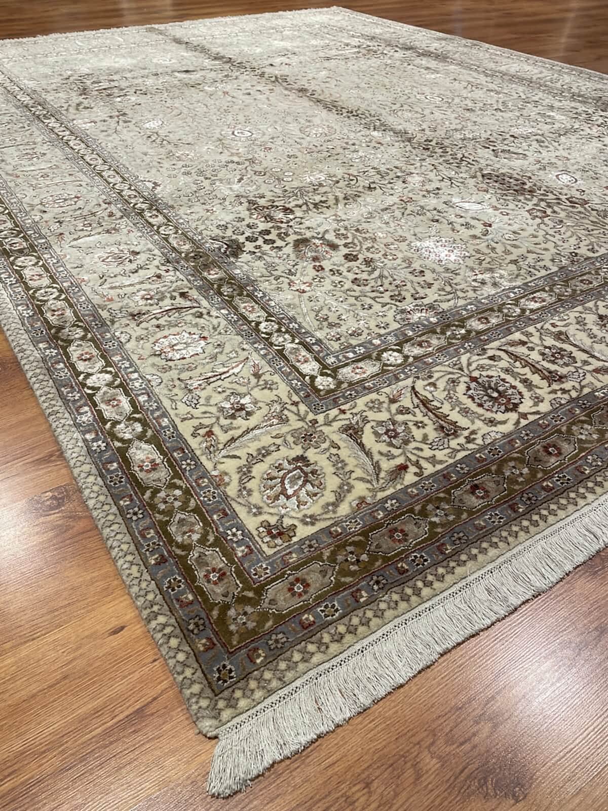 Hayyam Uşak El Dokuma Halı