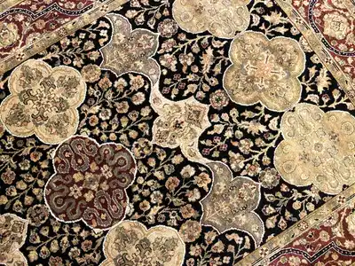 Hayyam Uşak El Dokuma Halı