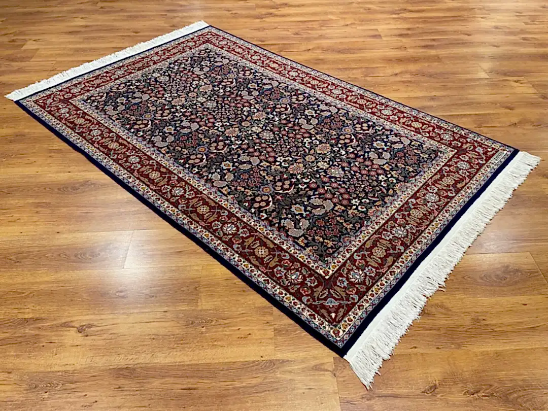 Hereke Yedidağın Çiçeği Desenli Lacivert El Dokuma Halı