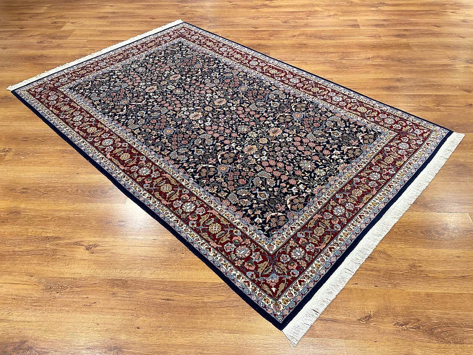 Hereke Yedidağın Çiçeği Desenli Lacivert El Dokuma Halı