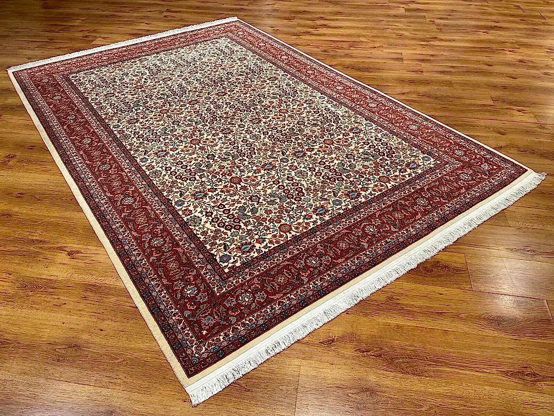 Hereke Yedidağın Çiçeği Desenli Krem El Dokuma Halı