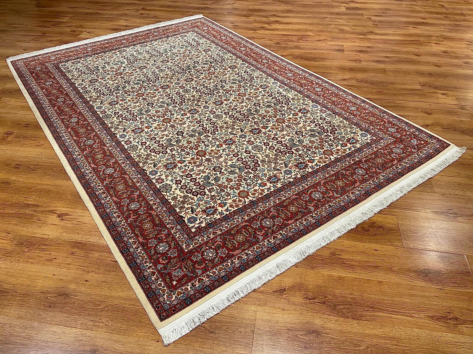 Hereke Yedidağın Çiçeği Desenli Krem El Dokuma Halı