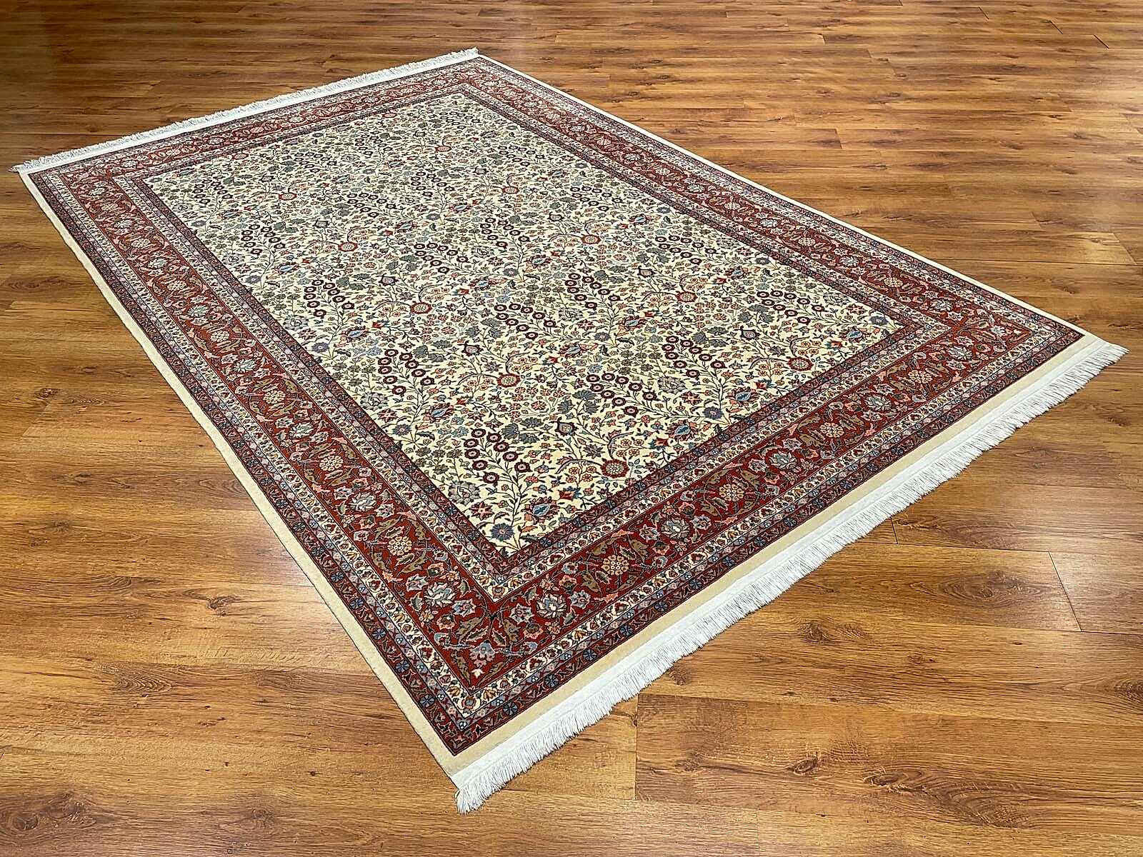 Hereke Yedidağın Çiçeği Desenli Krem El Dokuma Halı