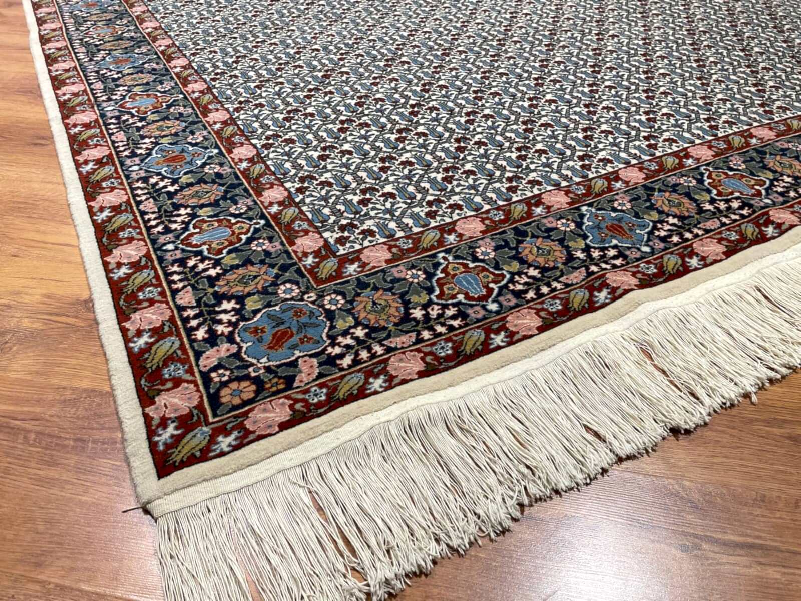 Hereke Lale Desenli Krem El Dokuma Halı