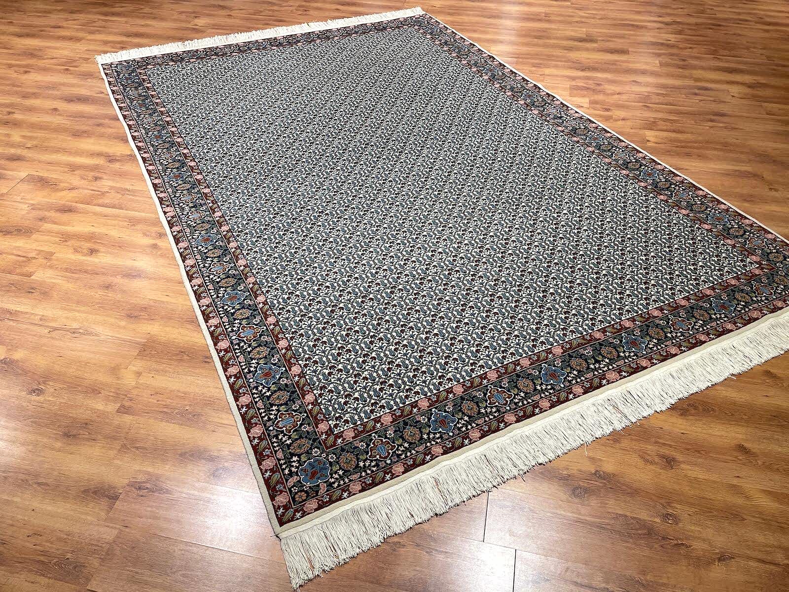 Hereke Lale Desenli Krem El Dokuma Halı