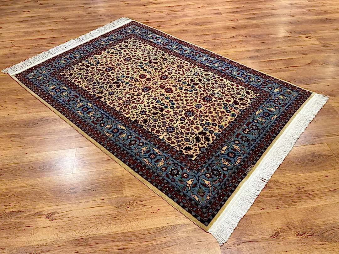 Hereke Yedidağın Çiçeği Desenli Krem El Dokuma Halı