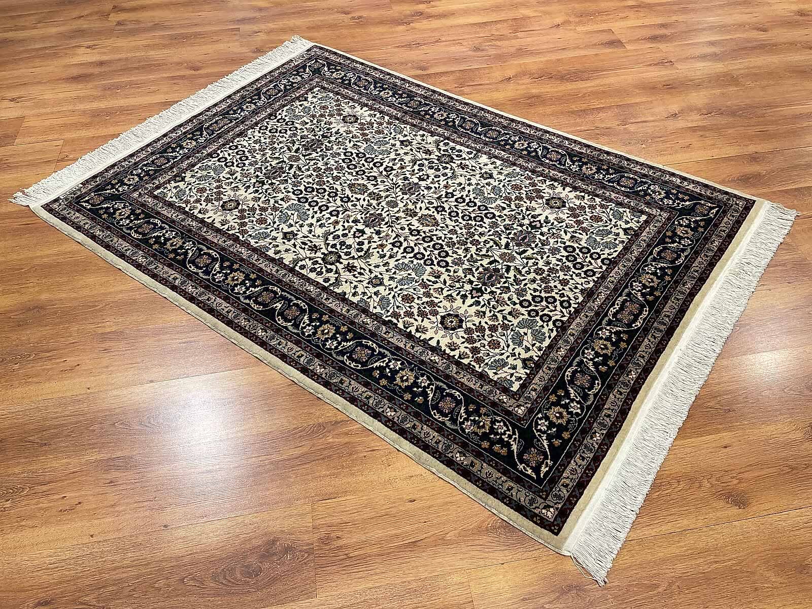 Hereke Yedidağın Çiçeği Desenli Krem El Dokuma Halı