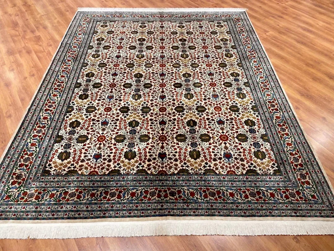 Hereke Yedidağın Çiçeği Desenli Krem El Dokuma Halı