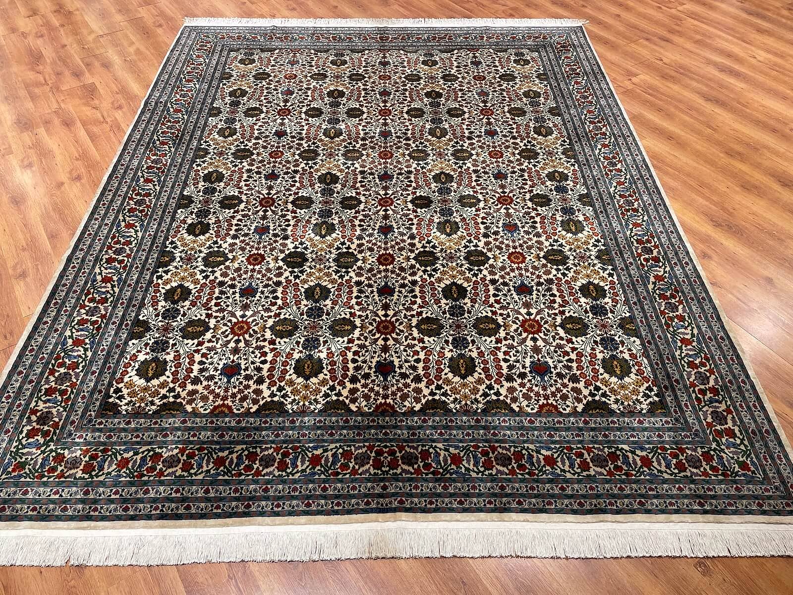 Hereke Yedidağın Çiçeği Desenli Krem El Dokuma Halı