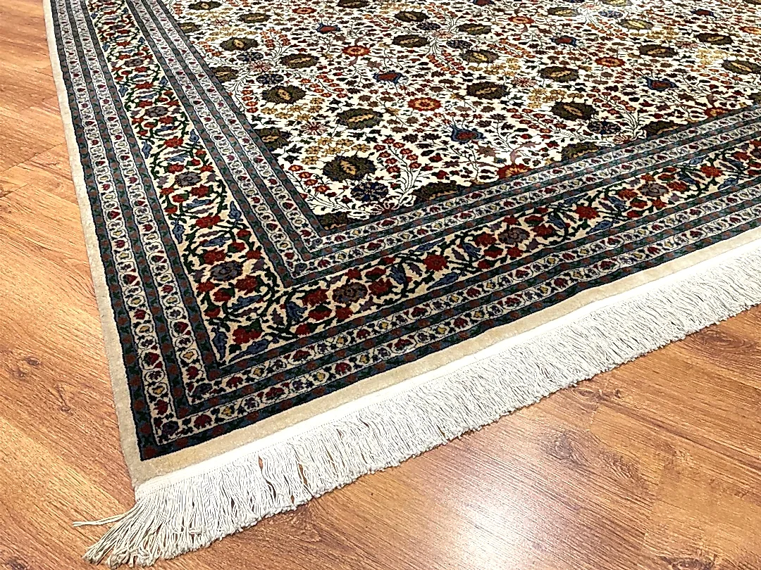 Hereke Yedidağın Çiçeği Desenli Krem El Dokuma Halı