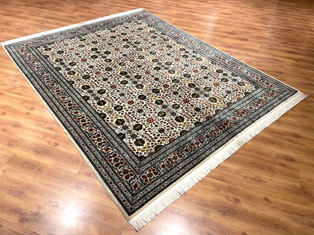 Hereke Yedidağın Çiçeği Desenli Krem El Dokuma Halı