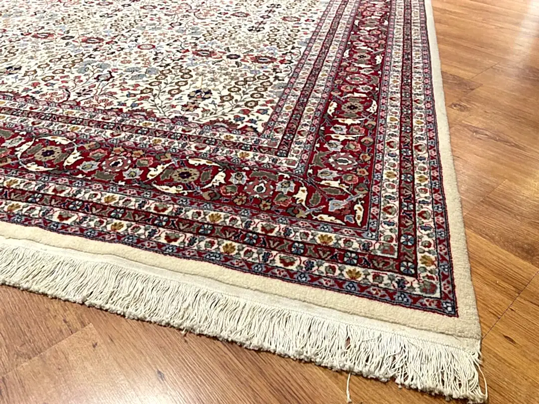 Hereke Yedidağın Çiçeği Desenli Krem El Dokuma Halı