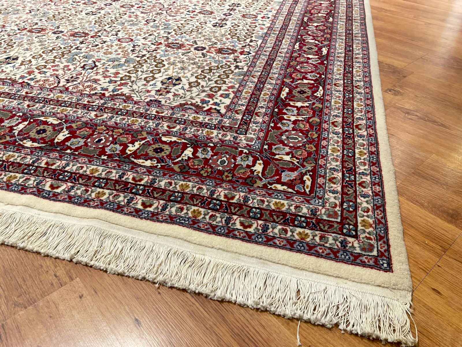 Hereke Yedidağın Çiçeği Desenli Krem El Dokuma Halı