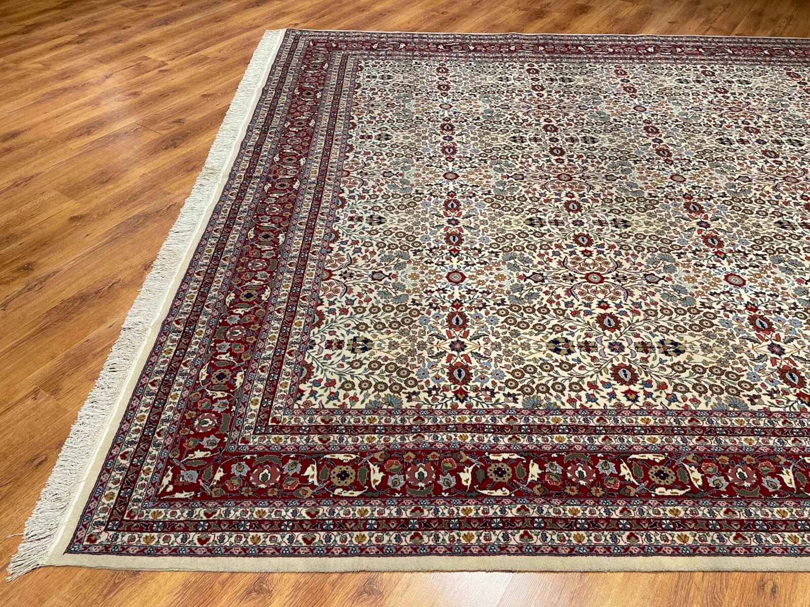 Hereke Yedidağın Çiçeği Desenli Krem El Dokuma Halı