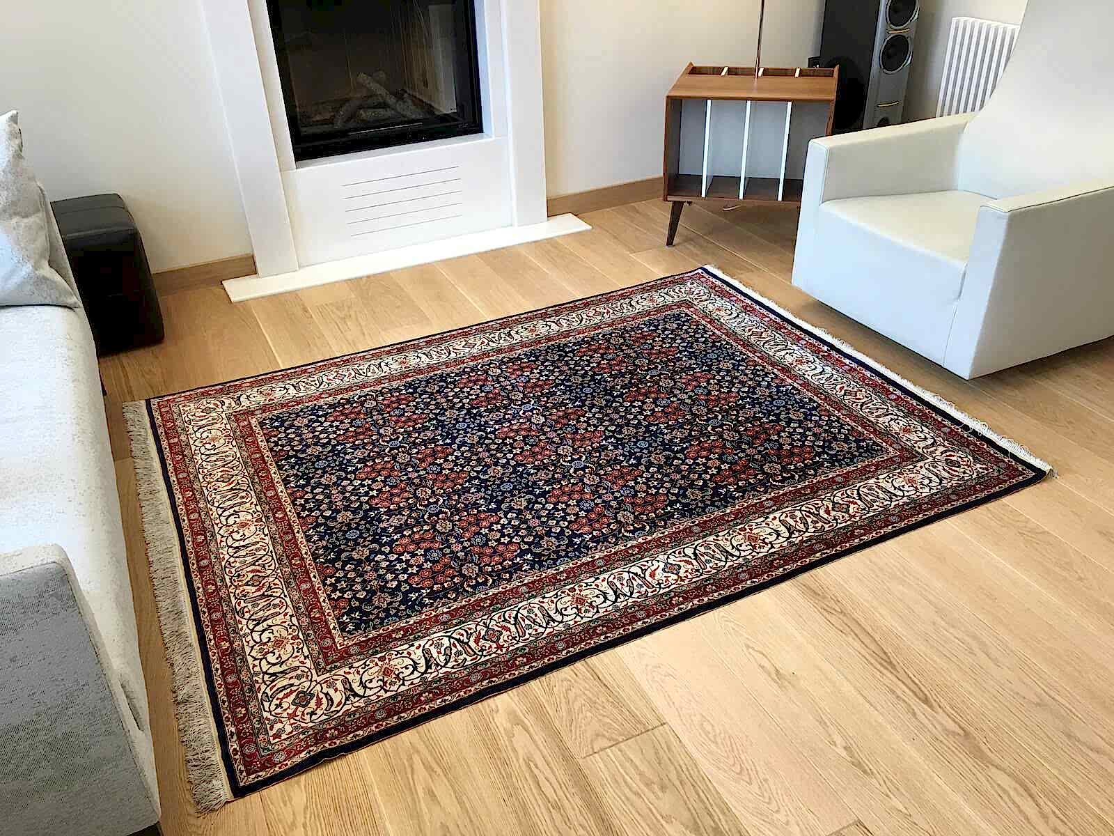 Hereke Saf İpek Yedi Dağın Çiçeği Desenli El Dokuma Halı