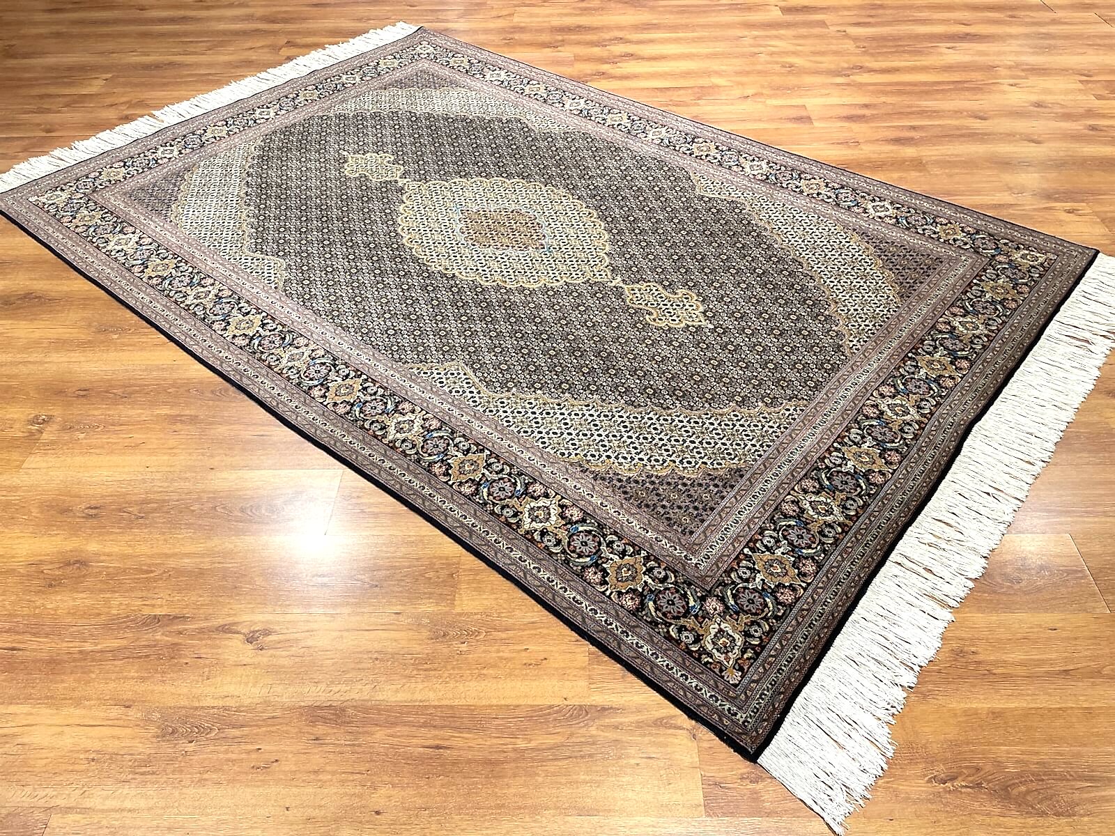 İran Tebriz El Dokuma Halı