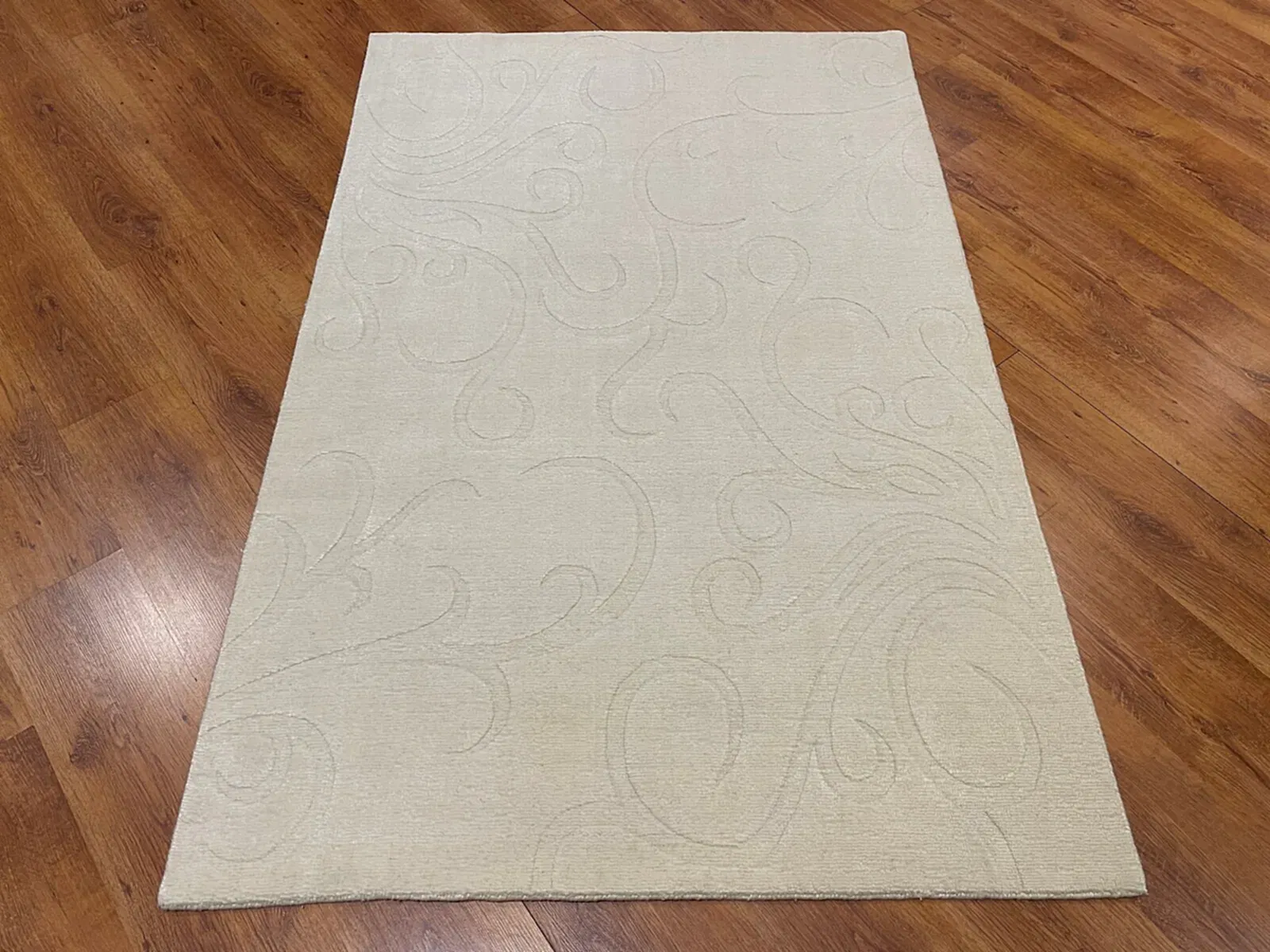 Lori El Dokuma Krem Yün Halı