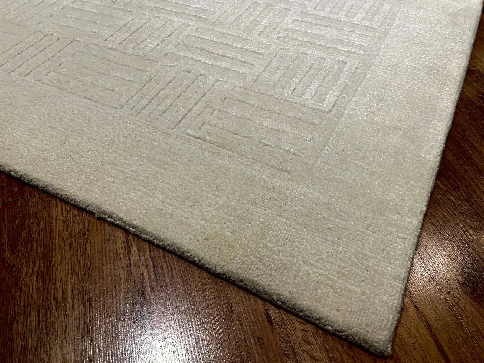 Lori El Dokuma Krem Yün Halı