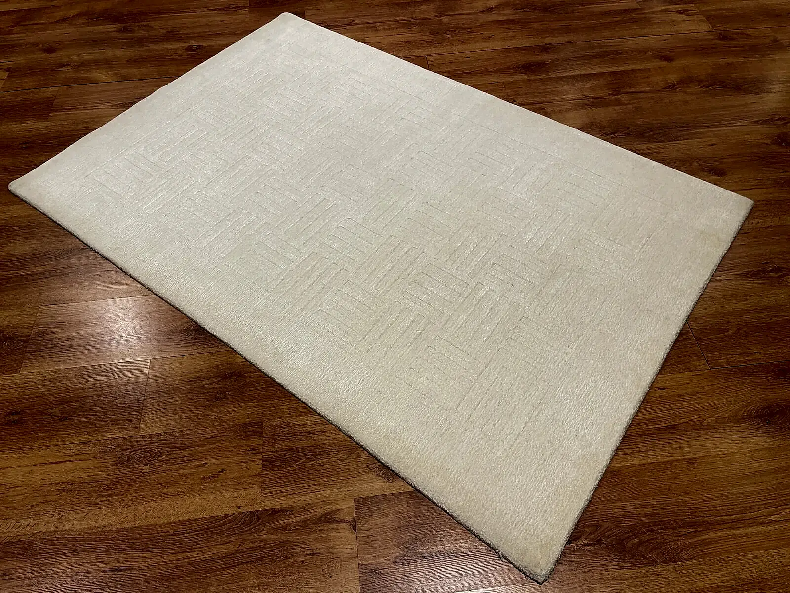 Lori El Dokuma Krem Yün Halı