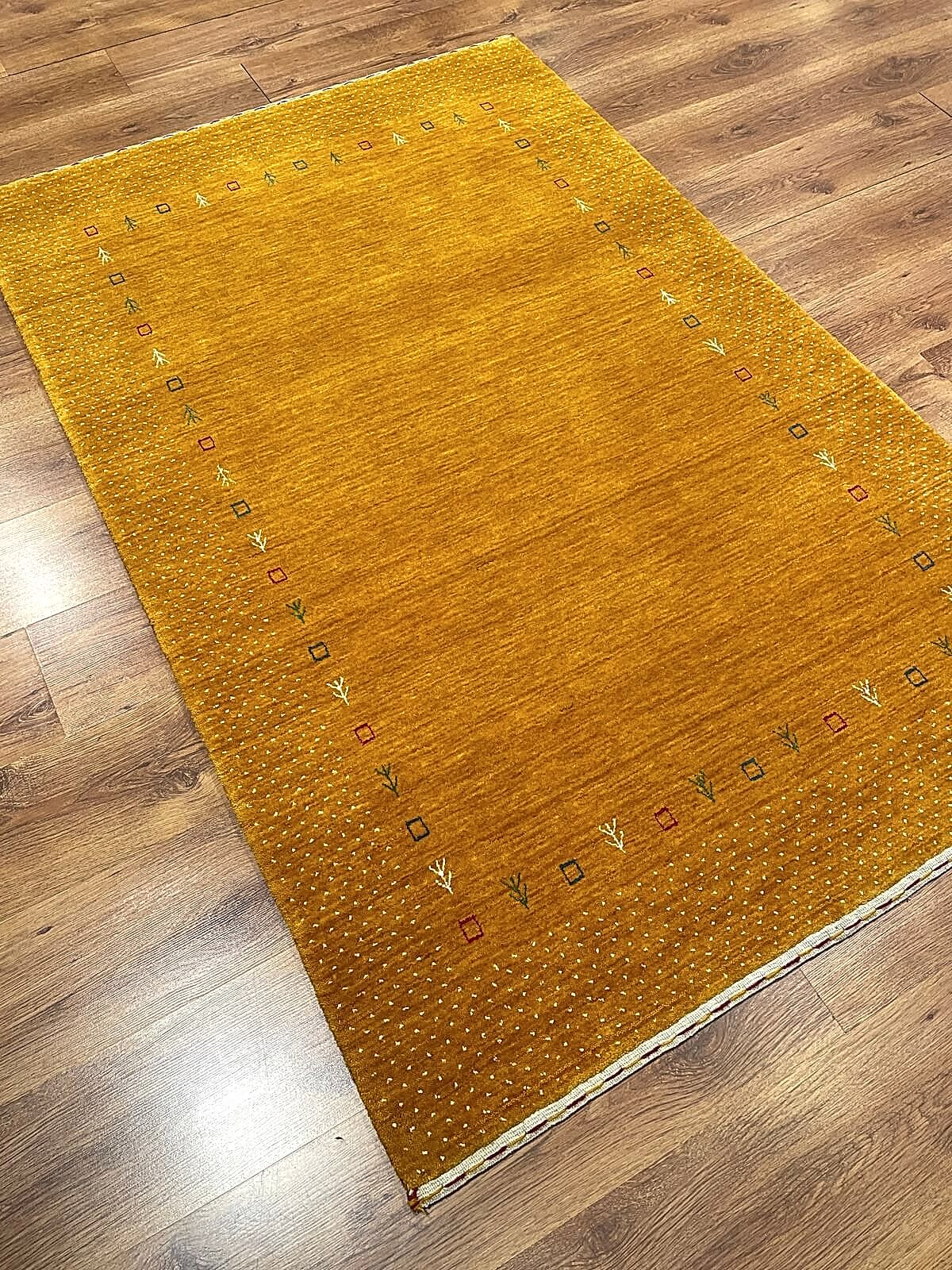 Lori El Dokuma Sarı Yün Halı