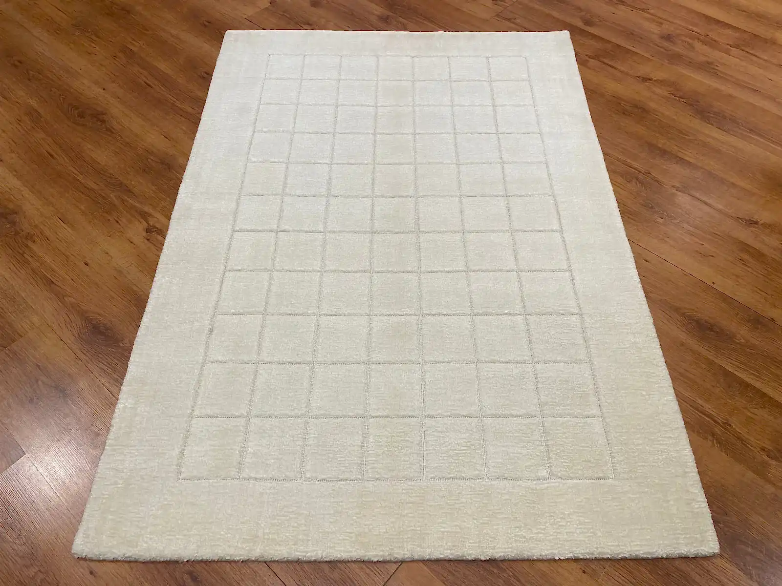 Lori El Dokuma Krem Yün Halı