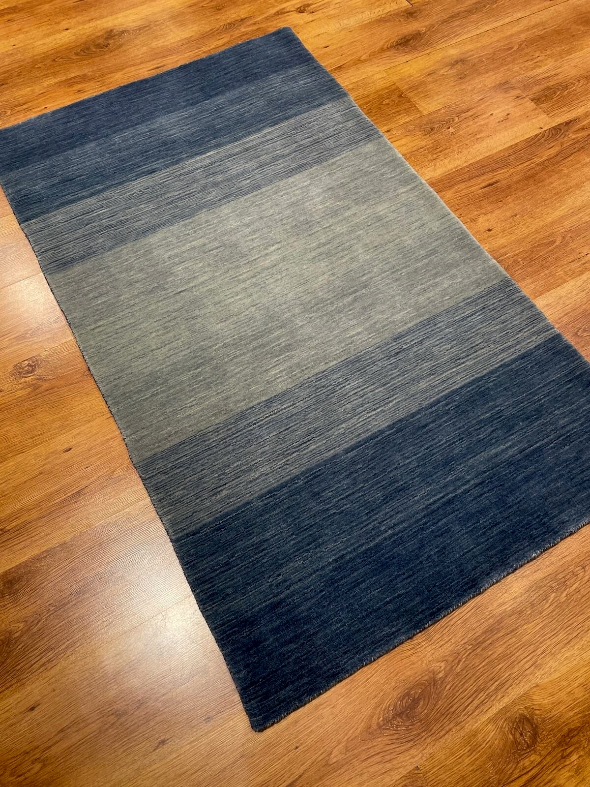 Lori El Dokuma Krem Mavi Yün Halı