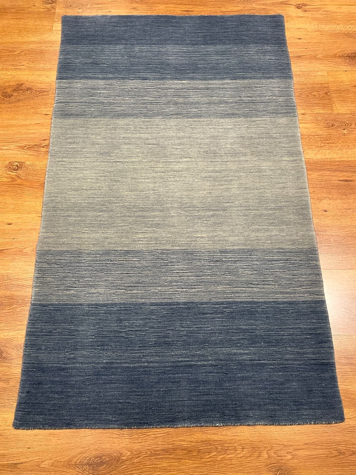 Lori El Dokuma Krem Mavi Yün Halı