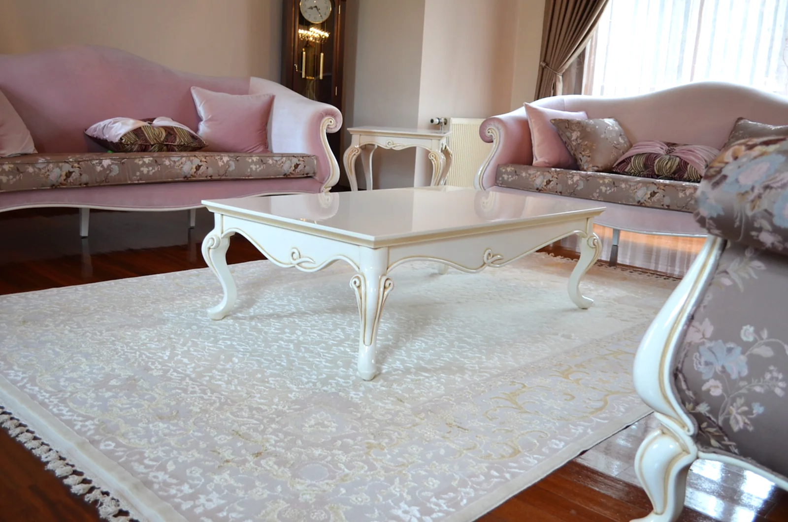 Mahidevran İpekli Uşak El Dokuma Halı