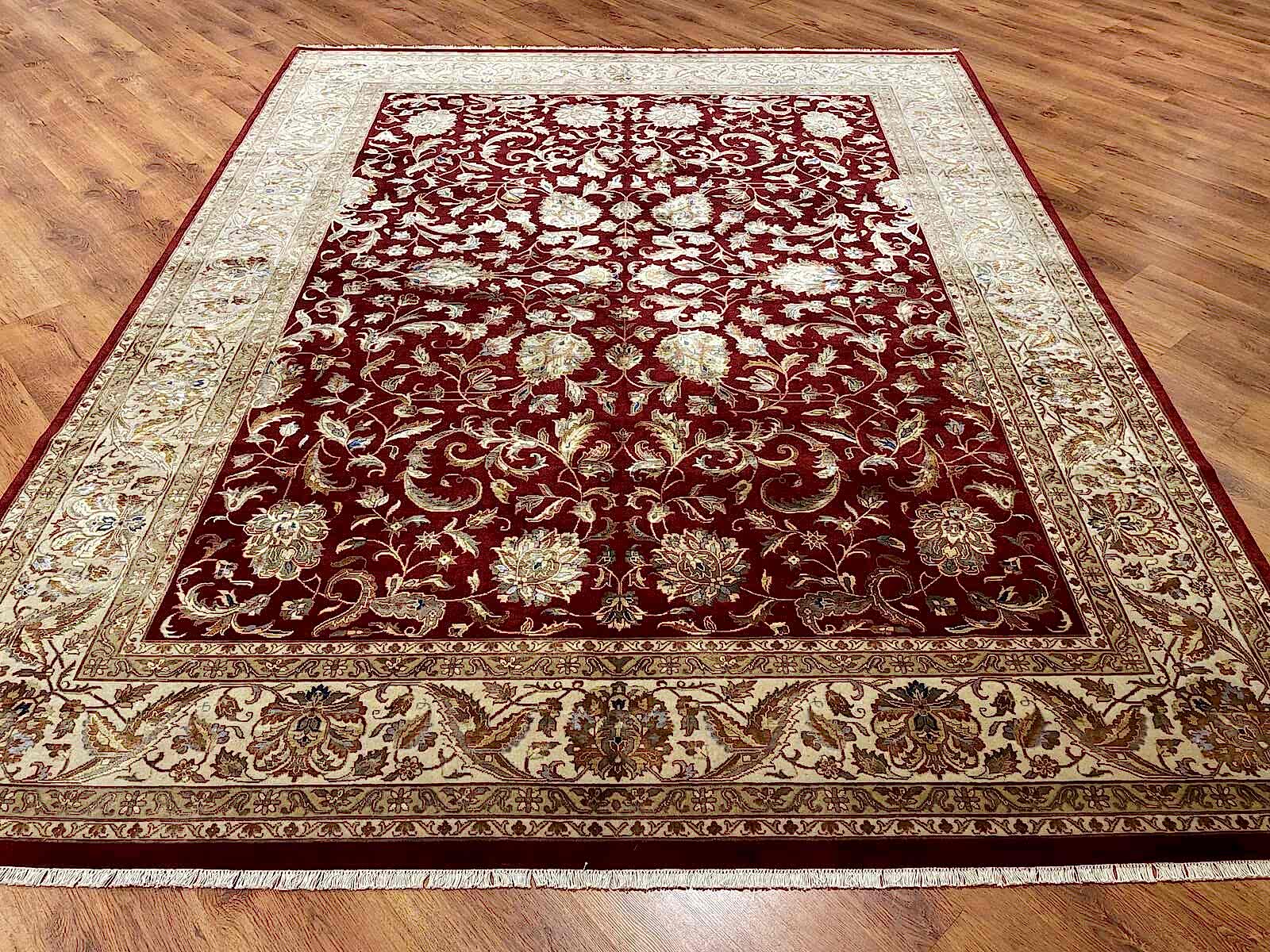 Nazende İpekli Uşak El Dokuma Halı