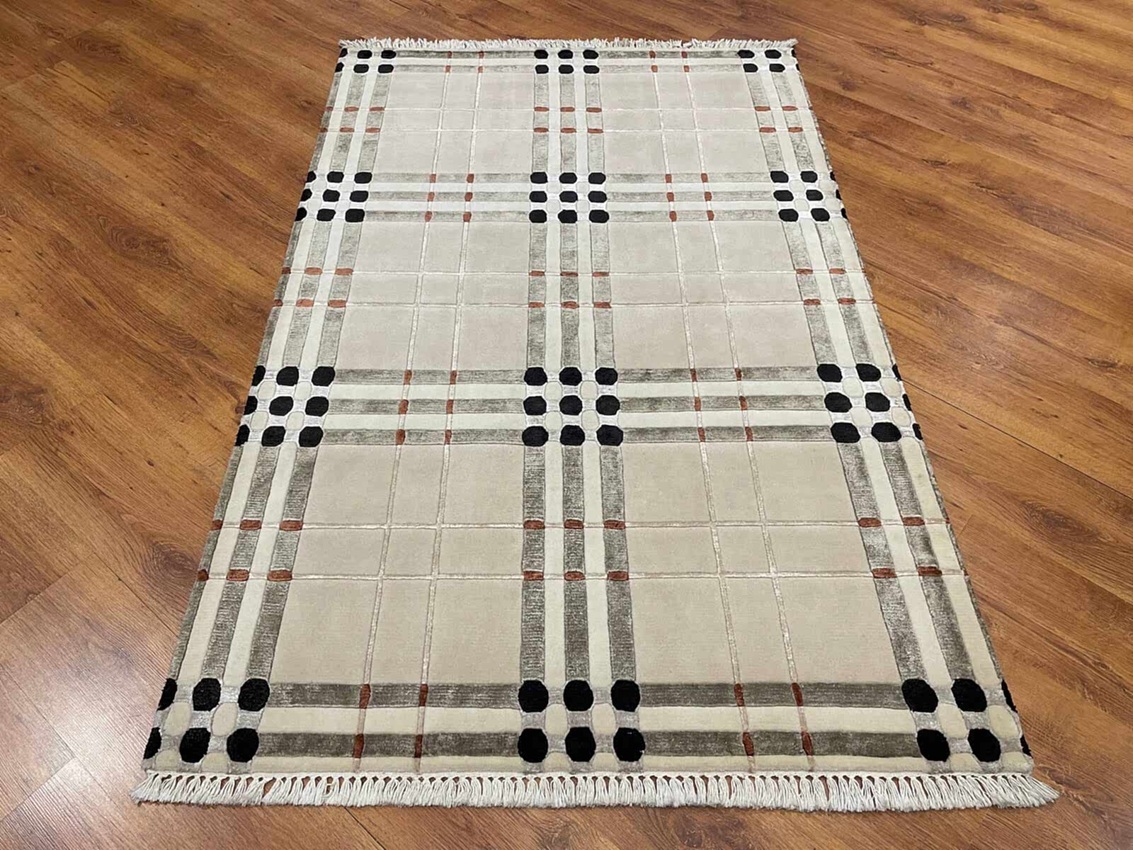 London Serisi Nepal El Dokuma Halı