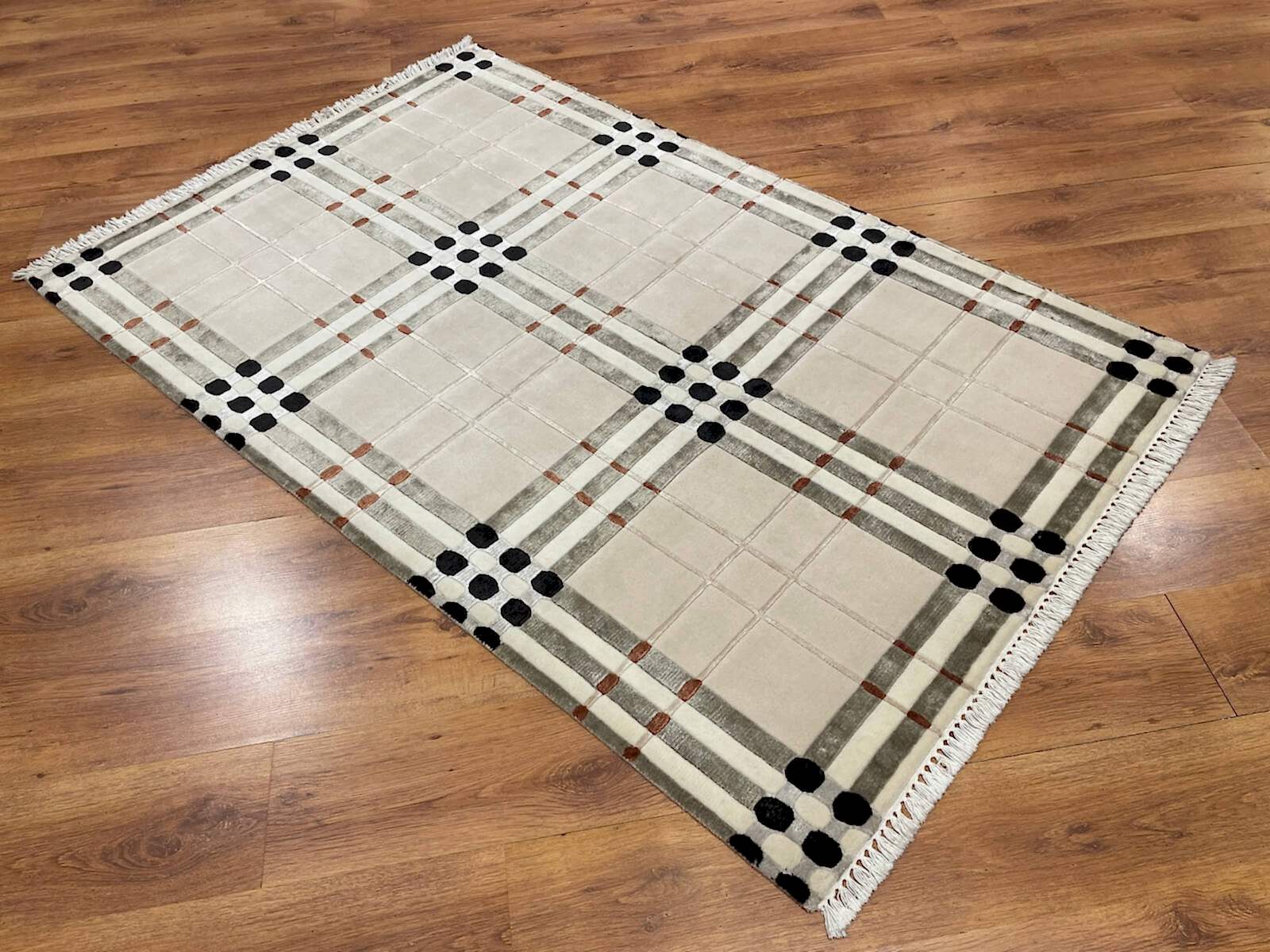 London Serisi Nepal El Dokuma Halı