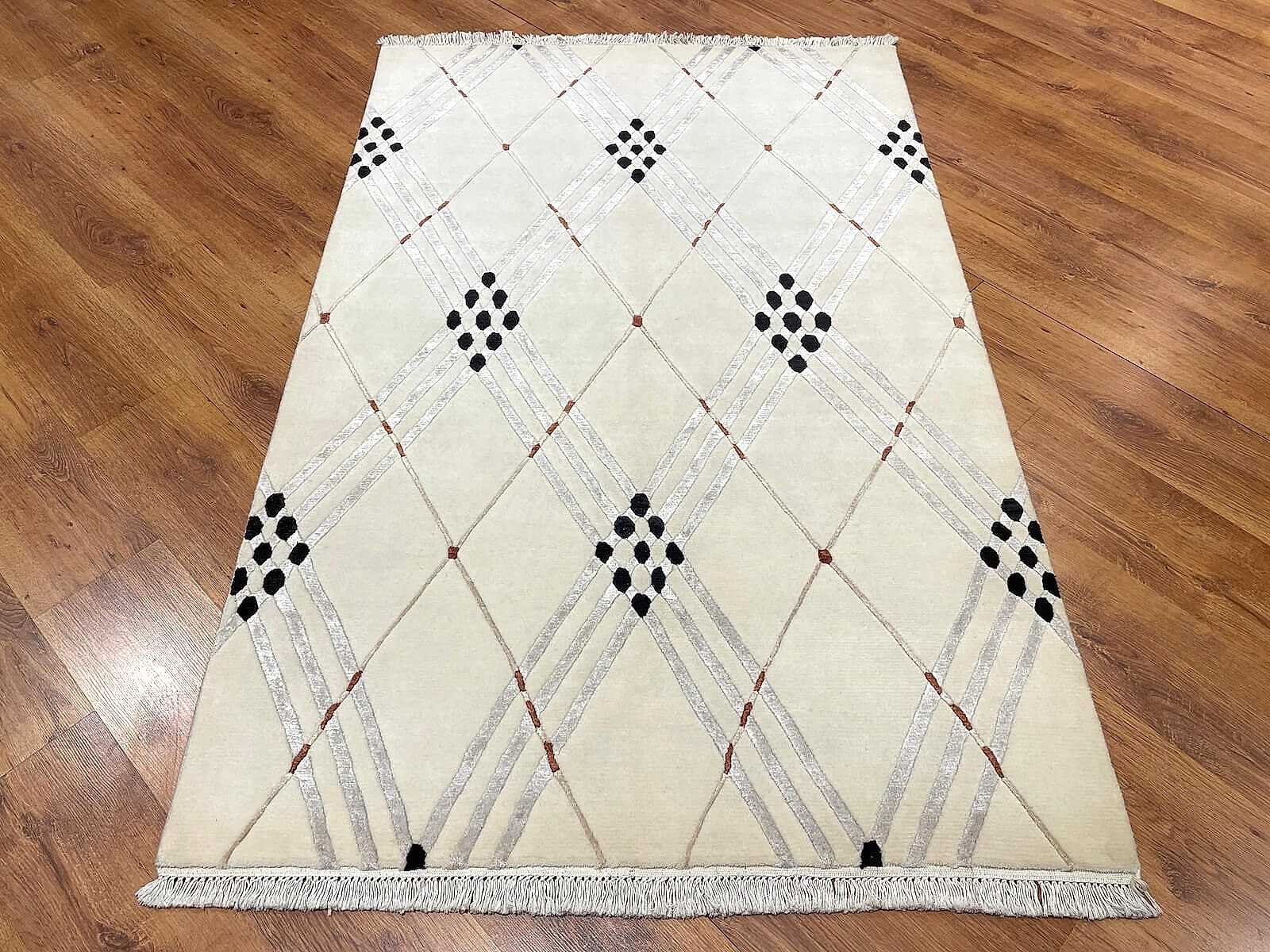 London Serisi Nepal El Dokuma Halı