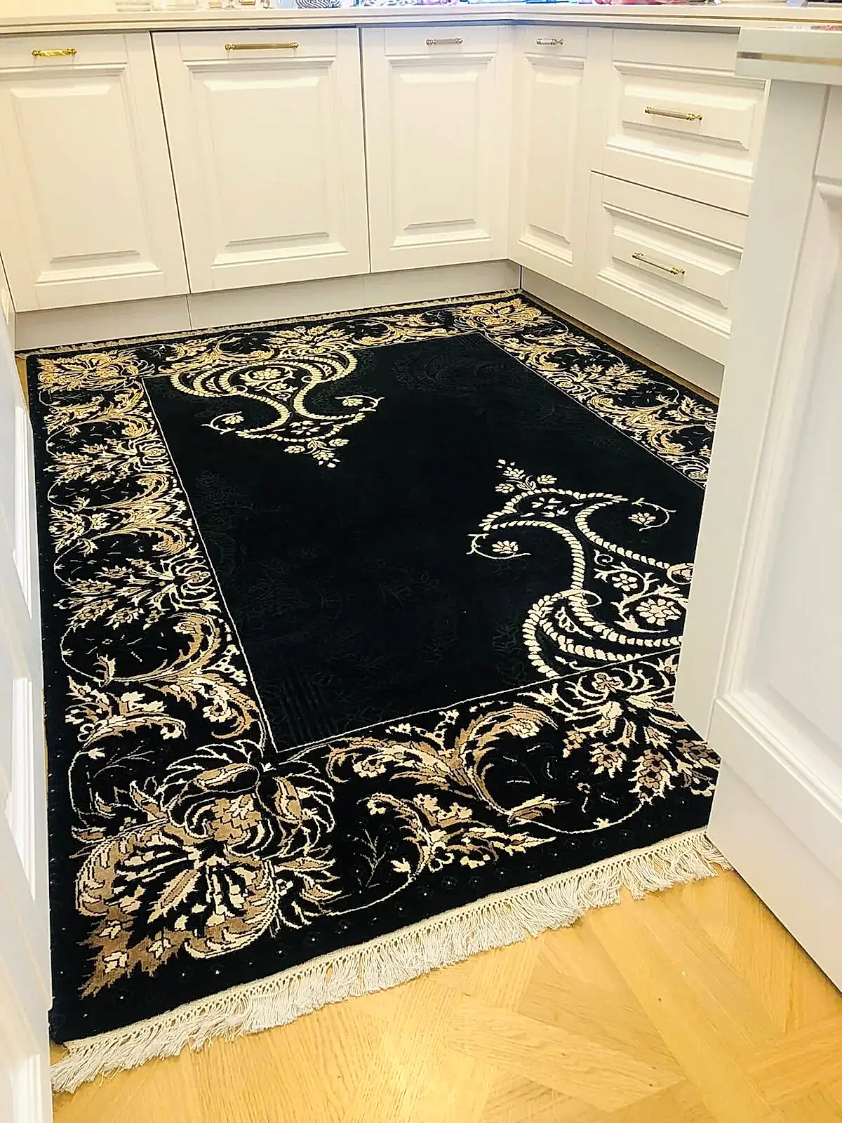 Şiraze İpekli Uşak El Dokuma Halı