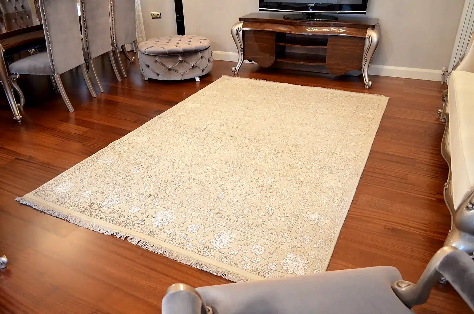 Şiraze İpekli Uşak El Dokuma Halı