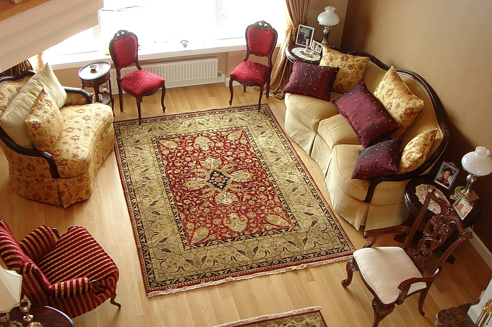 Şiraze Uşak El Dokuma Halı